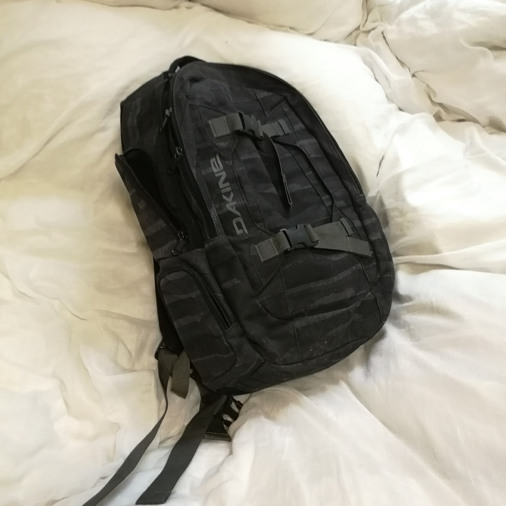 Dakine Mission 25L backpack 1500cu in Strata